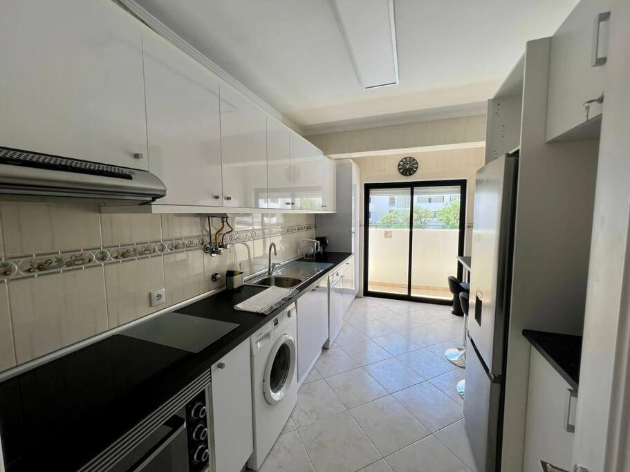 Luxury Modern Beach Apartment Quarteira Exterior photo