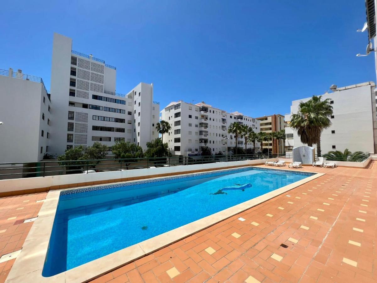 Luxury Modern Beach Apartment Quarteira Exterior photo